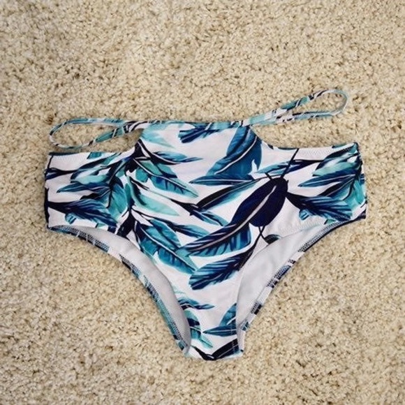 Ruffled Off Shoulder Crop Top Bikini - Picture 4 of 5